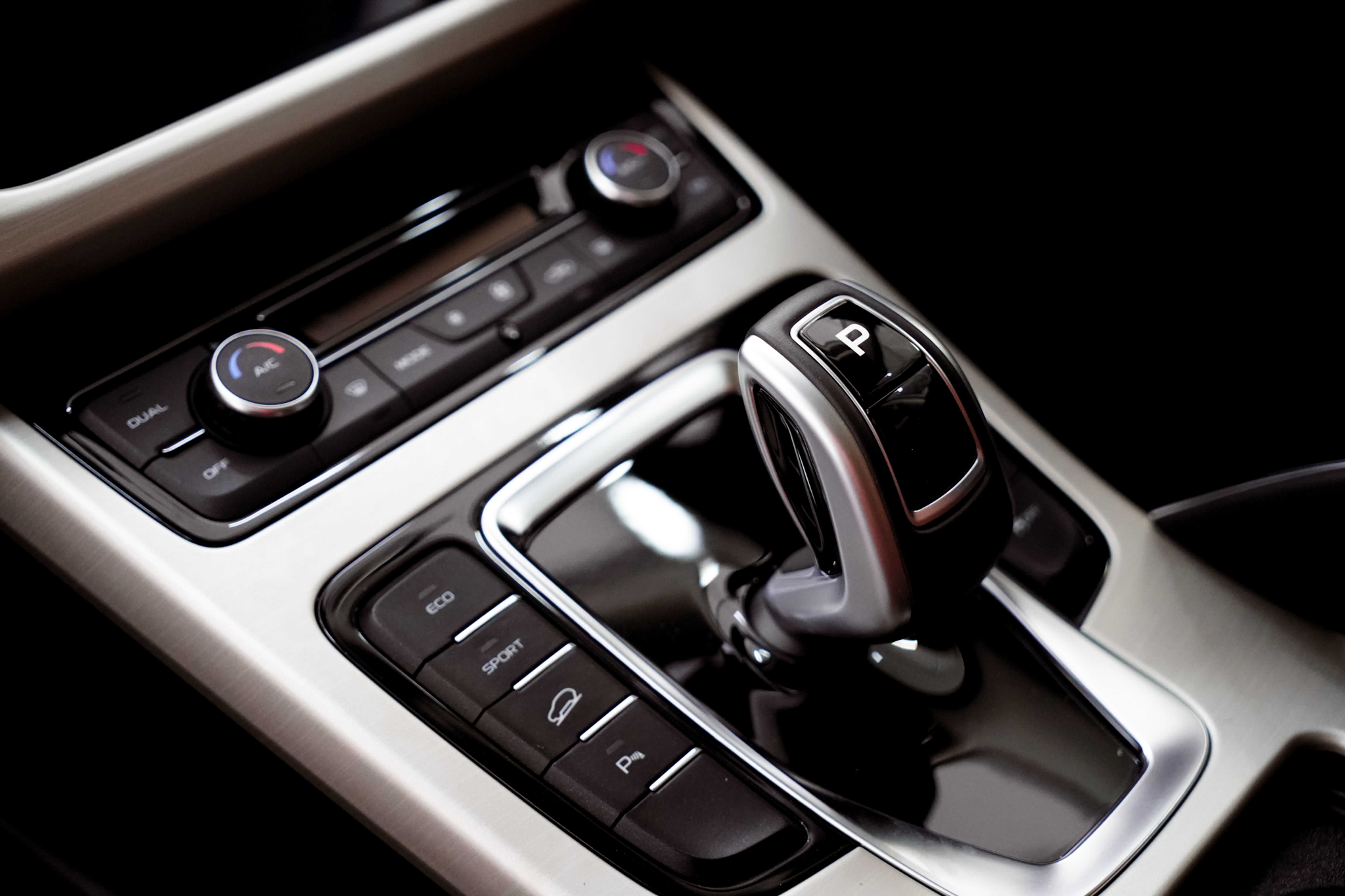 Blog perusahaan terbaru tentang New STP Polymers Solutions for Automotive Interior Bonding